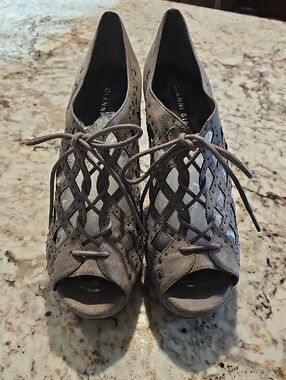 Gianni Bini Taupe Lace-Up Cutout Peep-Toe Heels